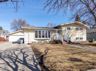 1406 24th Ave S, Moorhead, MN