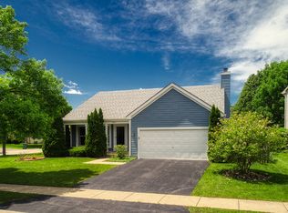 997 Dunhill Rd, Grayslake, IL 60030