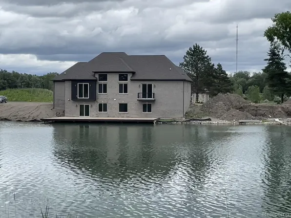 68651 Lake Angela Pointe St, Richmond, MI 48062