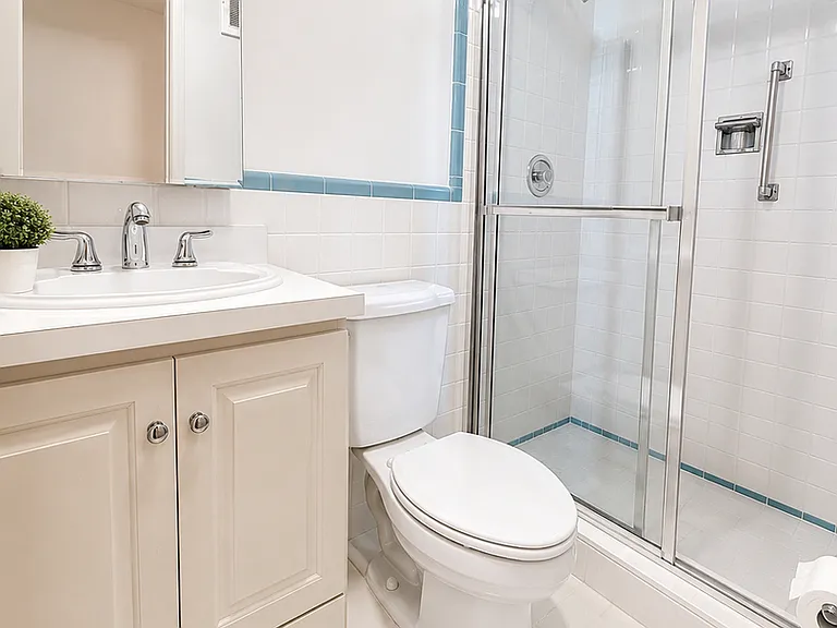 331 Tequesta Dr #221 — Photo 5