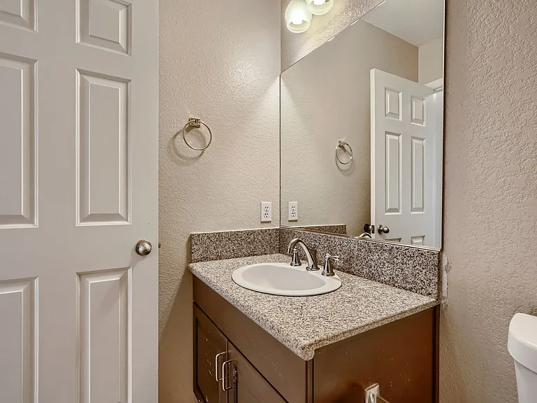 2224 Bear Valley St — Photo 24