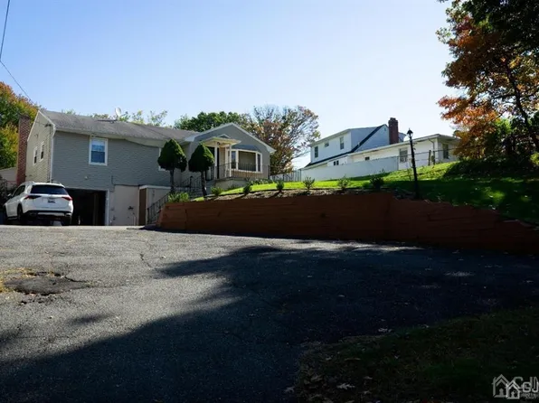 60 Wood Ave, Iselin, NJ 08830