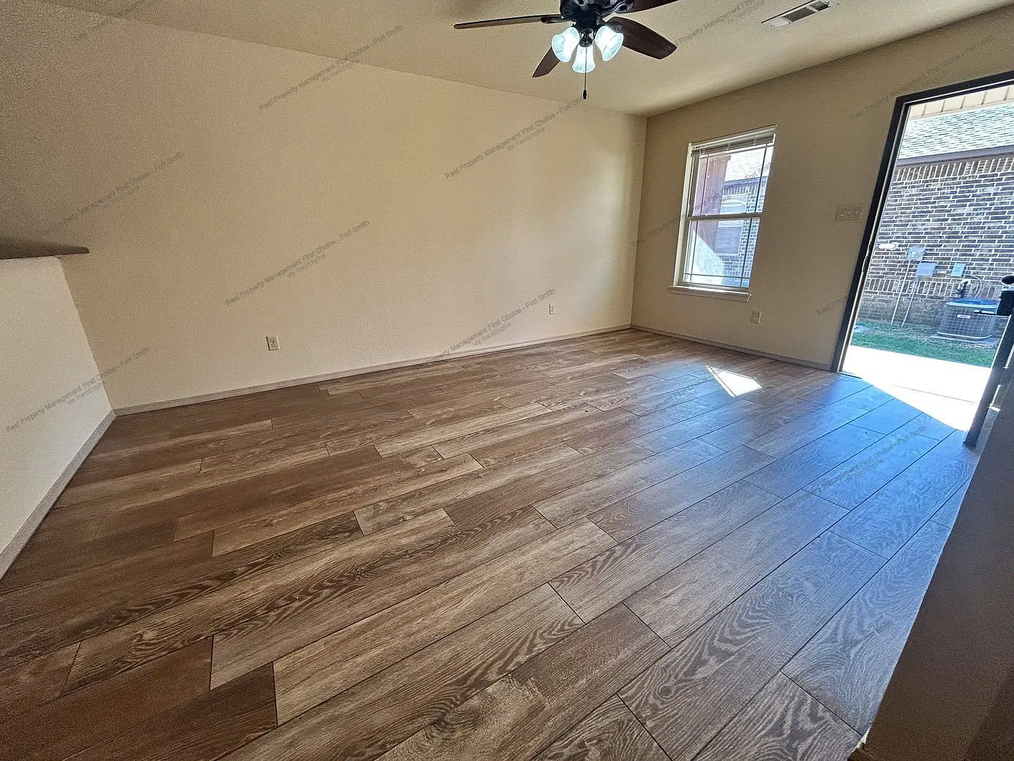 2 bed, 2.0 bath, 900 sqft, $900 — Photo 4