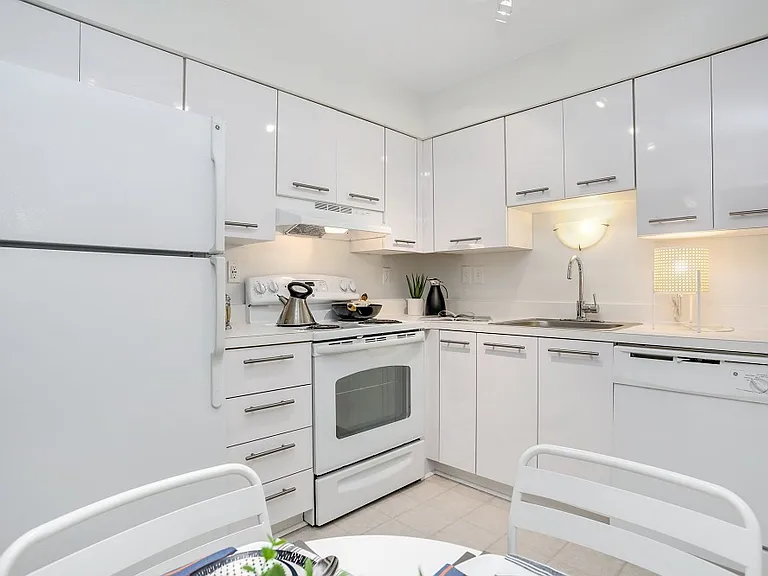 Saddle Creek Apartments — Photo 10