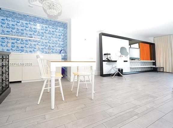 4th image of 1100 West Ave #425