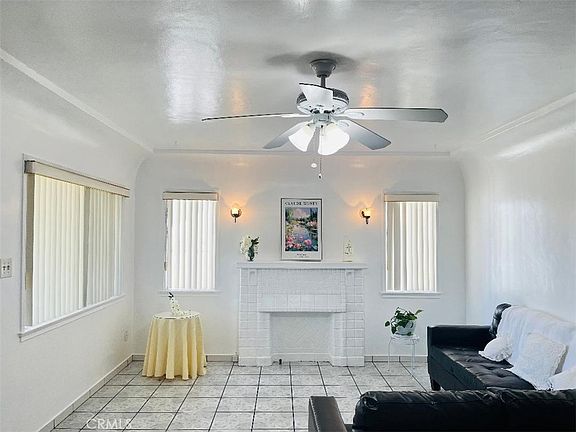 3rd image of 3913 E 55th St