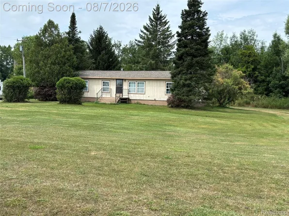 611 Wheeling Rd, Imlay City, MI 48444