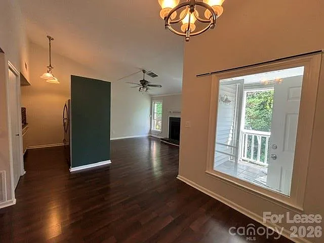 430 Queens Rd — Photo 24