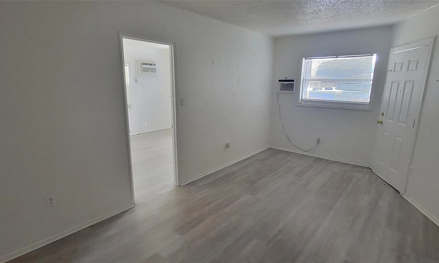 1 bed, 1.0 bath, 2175 sqft, $1,425 — Photo 3