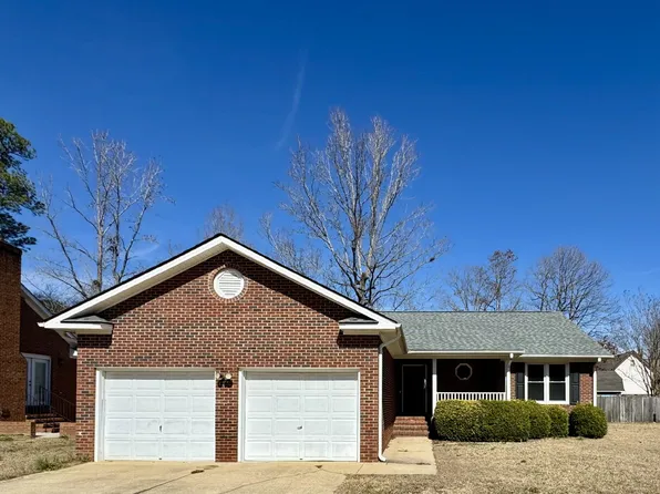 204 Fair Oaks Dr, Fayetteville, NC 28311
