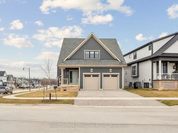 163 Courtland St, The Blue Mountains, ON L9Y 5L7