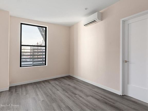 3rd image of 126 Alexander Ave Floor 3