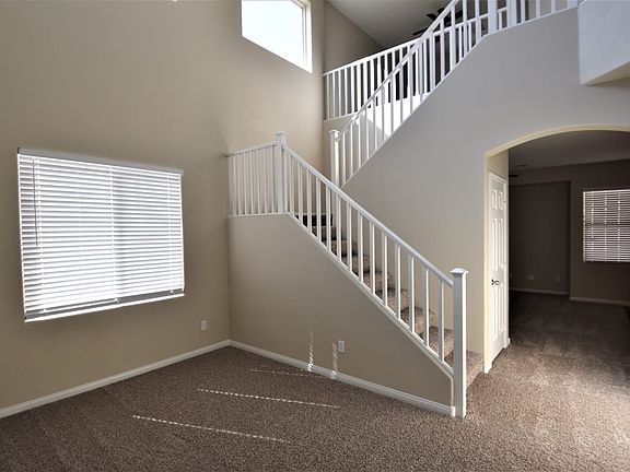 3rd image of 5313 Mountain Garland Ln