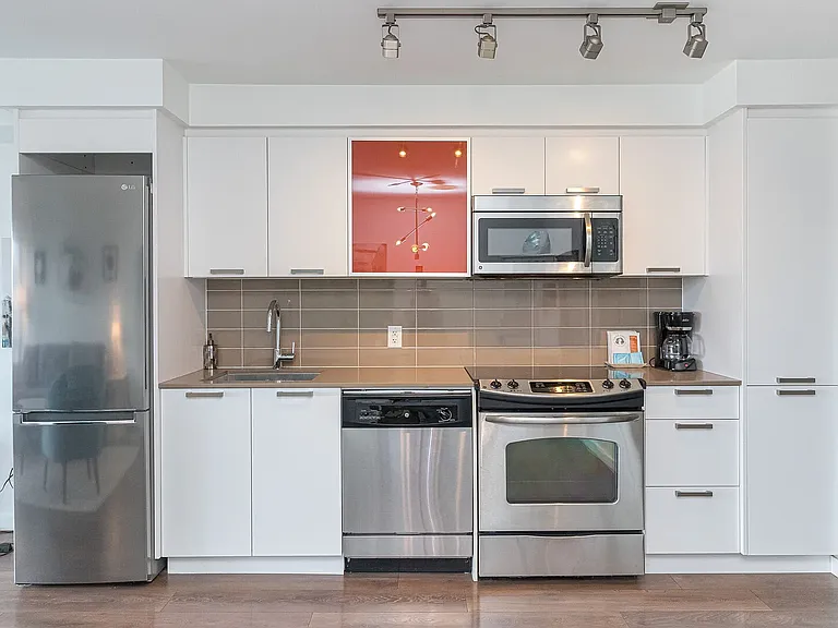 517 Fisgard St #206 — Photo 2