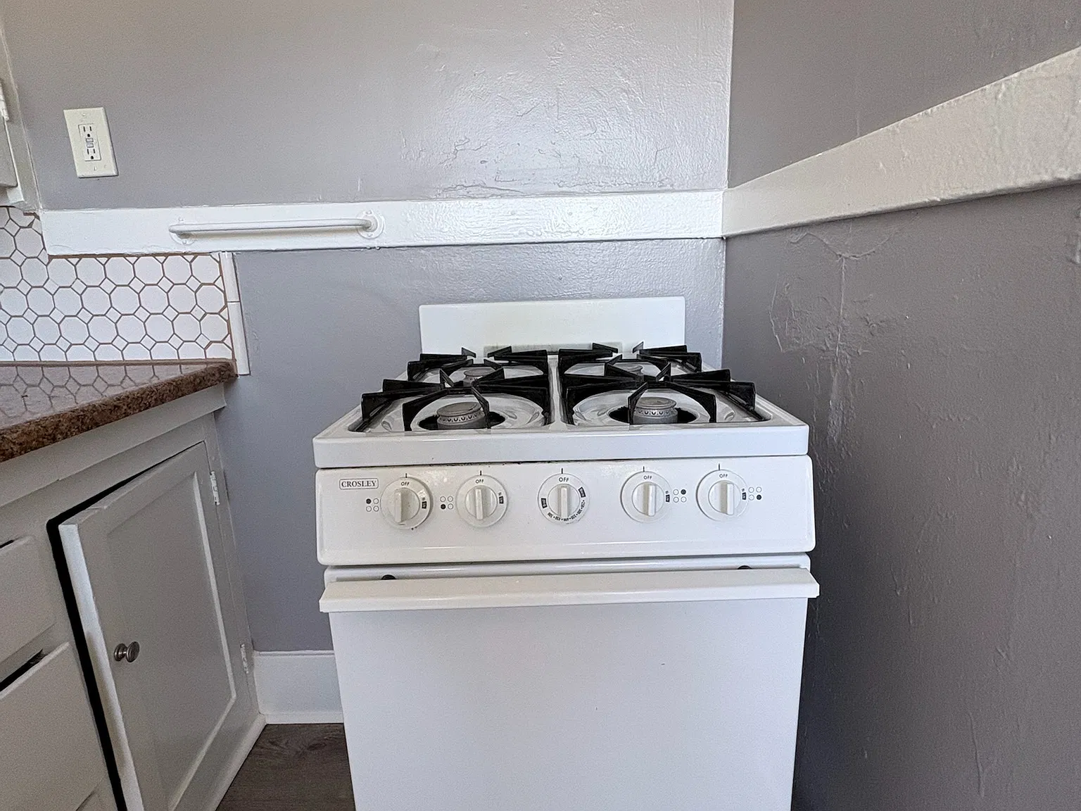 Studio, 400 sqft, $1,525 — Photo 3