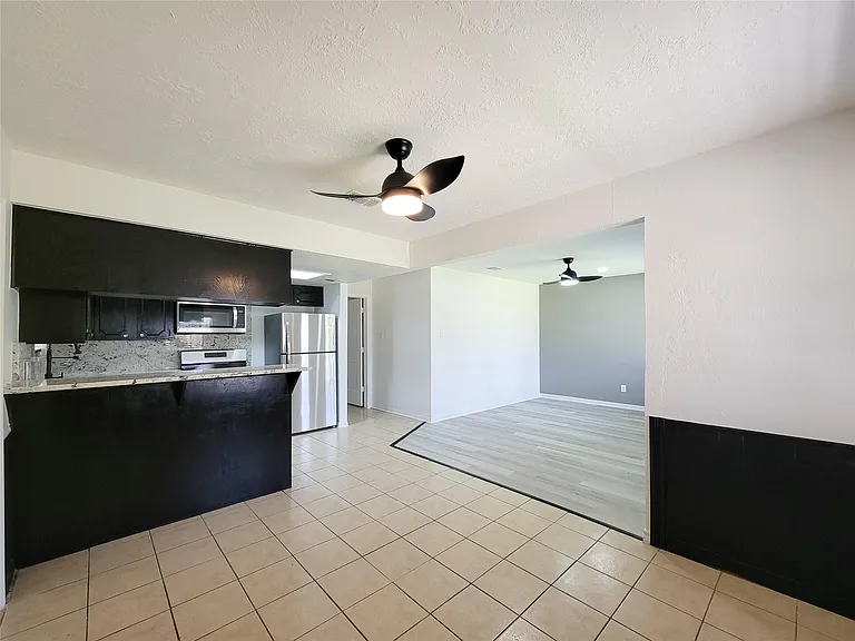 10614 Bainbridge St — Photo 9