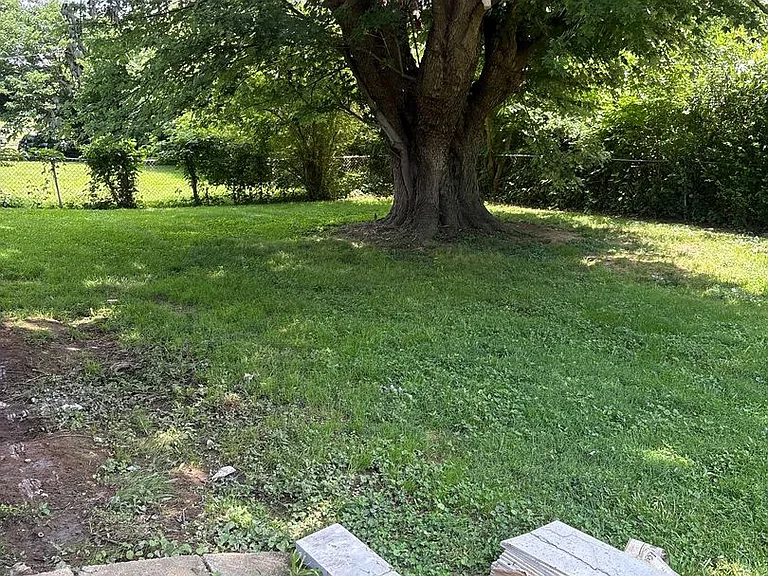 542 Lexington Dr — Photo 15
