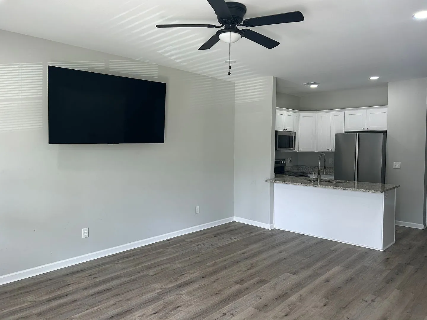 Pre-Leasing This Beautiful, Newer-Construction Single-Family Home For The 20272028 School Year! — Photo 4
