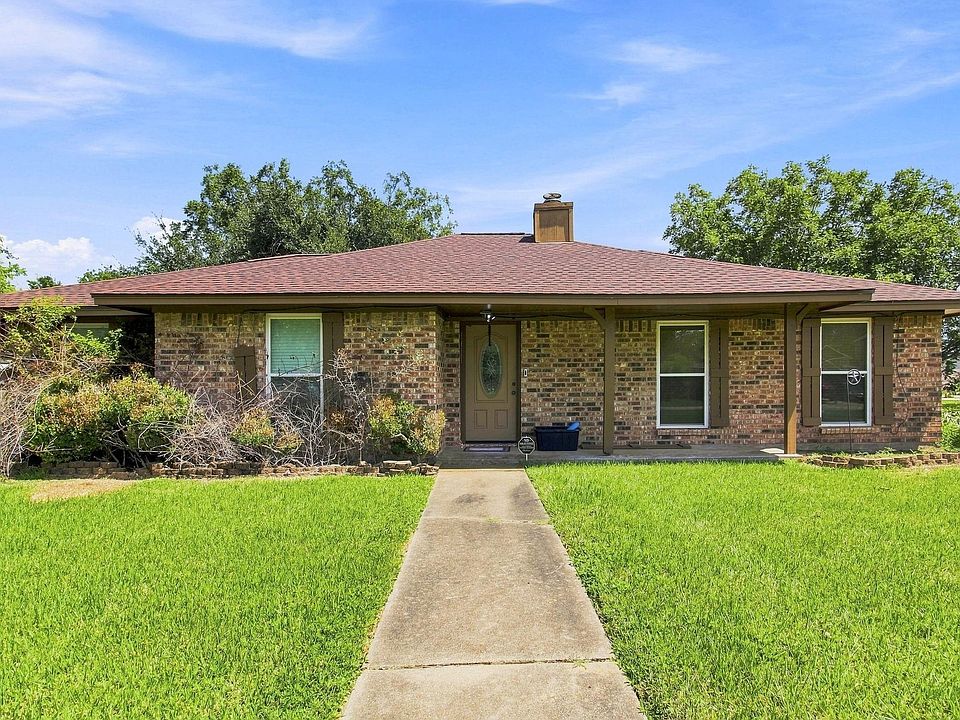 1st image of 6104 Fox Ridge Dr