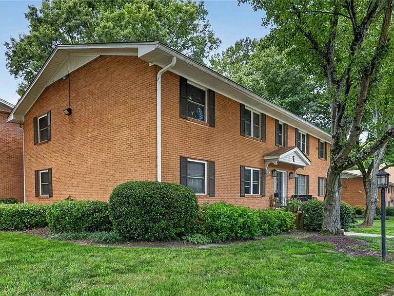 3510 Roswell Rd NW #E2 — Photo 2