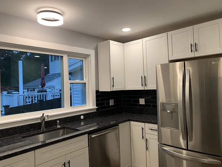 2 Rockview Ave #2 — Photo 2