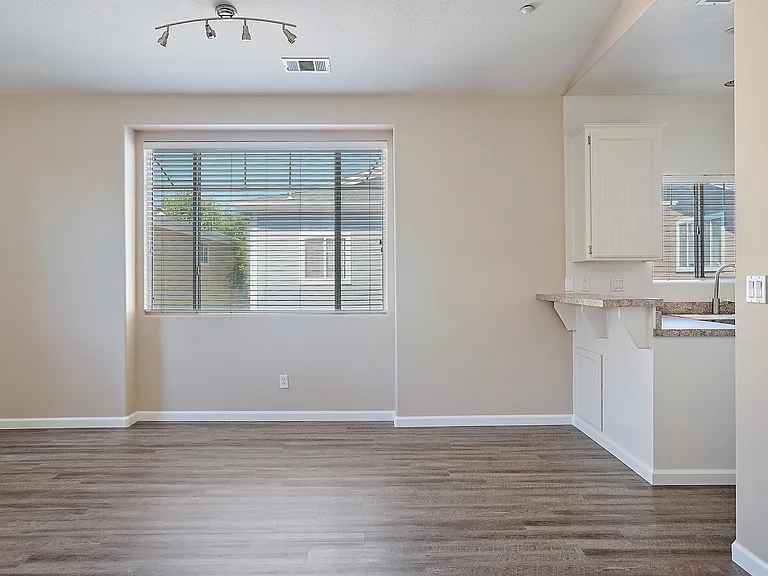 686 E Foothill Blvd — Photo 6