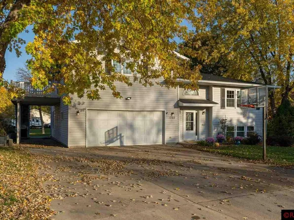 1708 Red Iron Ln, Saint Peter, MN 56082