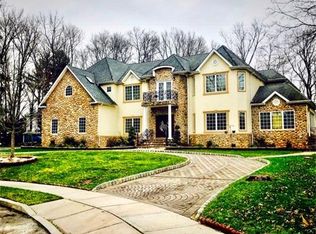 12 David Ct, Edison, NJ 08820