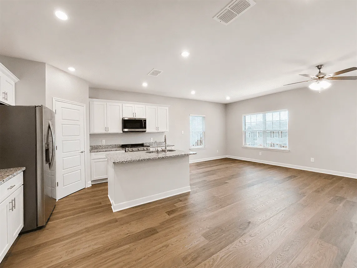2 bed, 1109 sqft, $1,275 — Photo 2