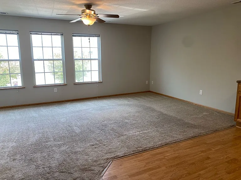 3035 SW Sharmin Ln — Photo 3