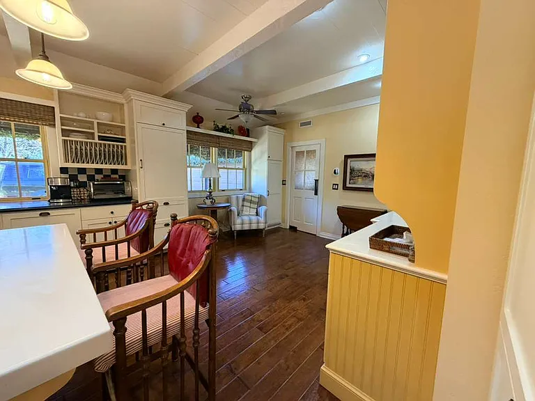 711 Country Club Dr — Photo 17