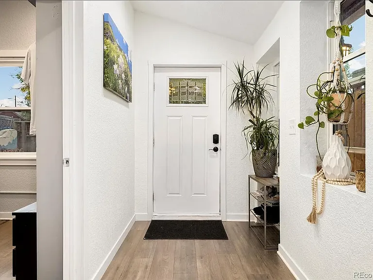 845 Mariposa St — Photo 2