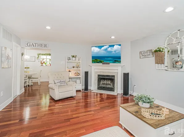 4 Shilling Way, Jackson, NJ 08527