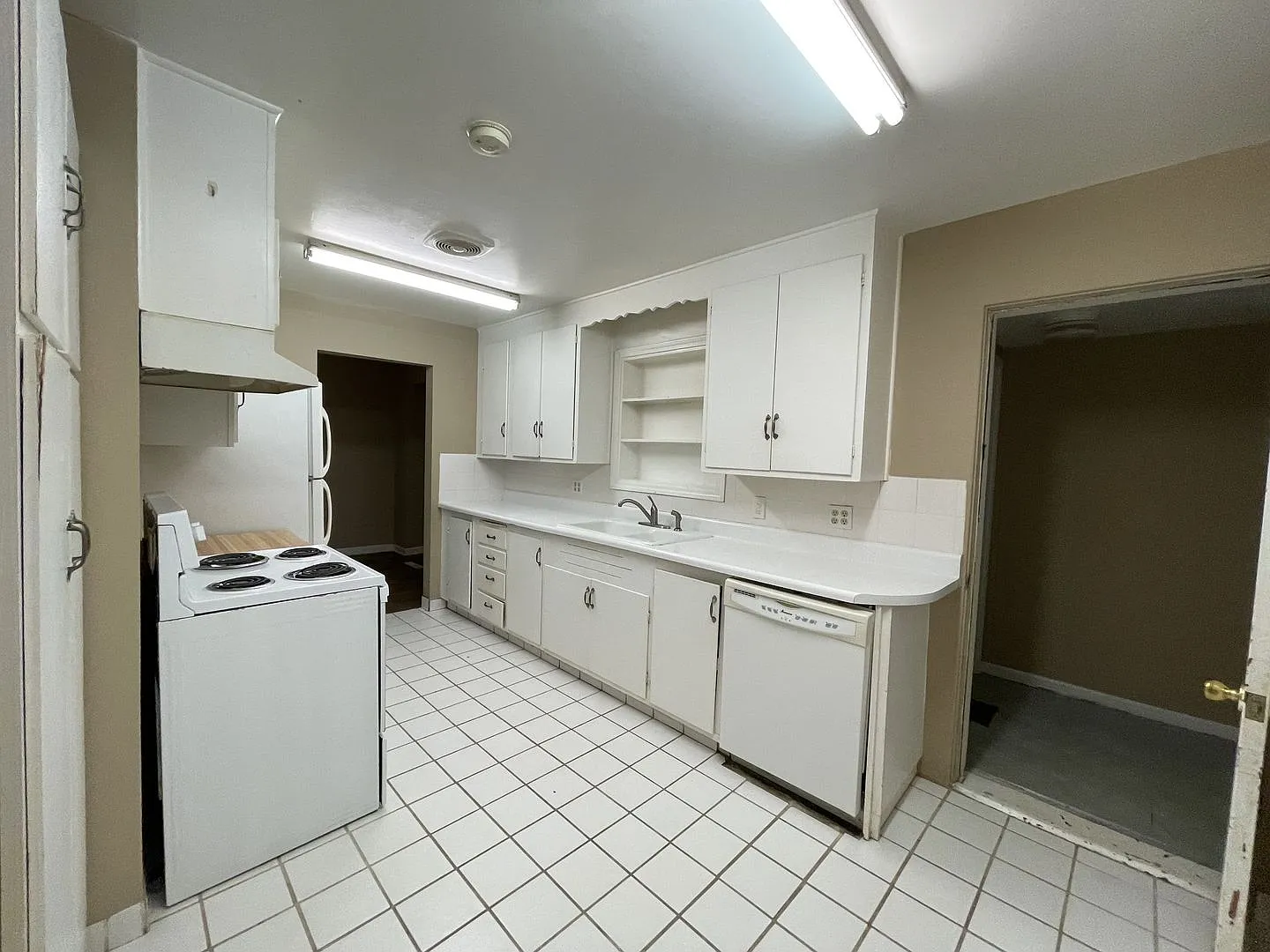 730 S 68th Ave 3 Bed/1 Bath in Elmwood Park | All One Level, Large Backyard, Off-Street Parking — Photo 2