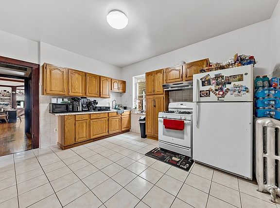 5th image of 5109 W Cornelia Ave APT 1