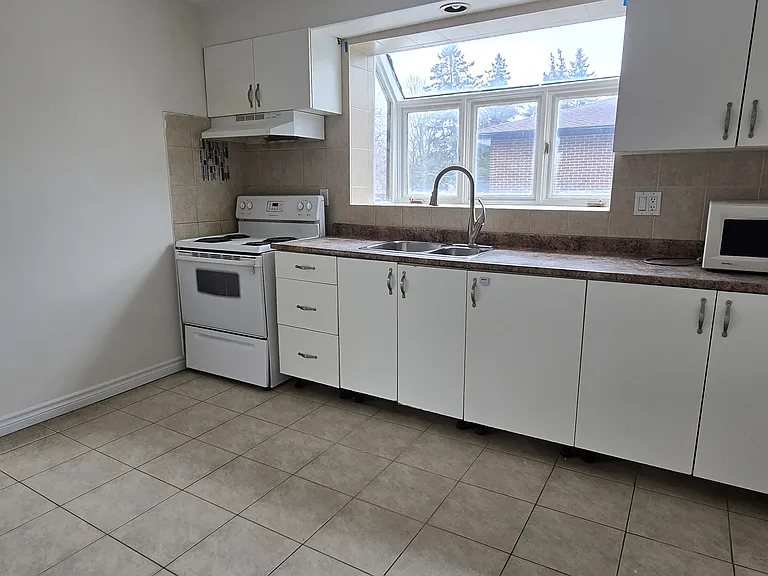 23 Rutherford Dr #A — Photo 6