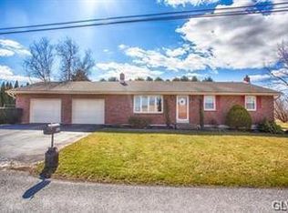 662 Youngs Hill Rd, Easton, PA 18040