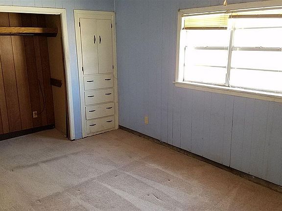 5th image of 2041 Gerry Dr