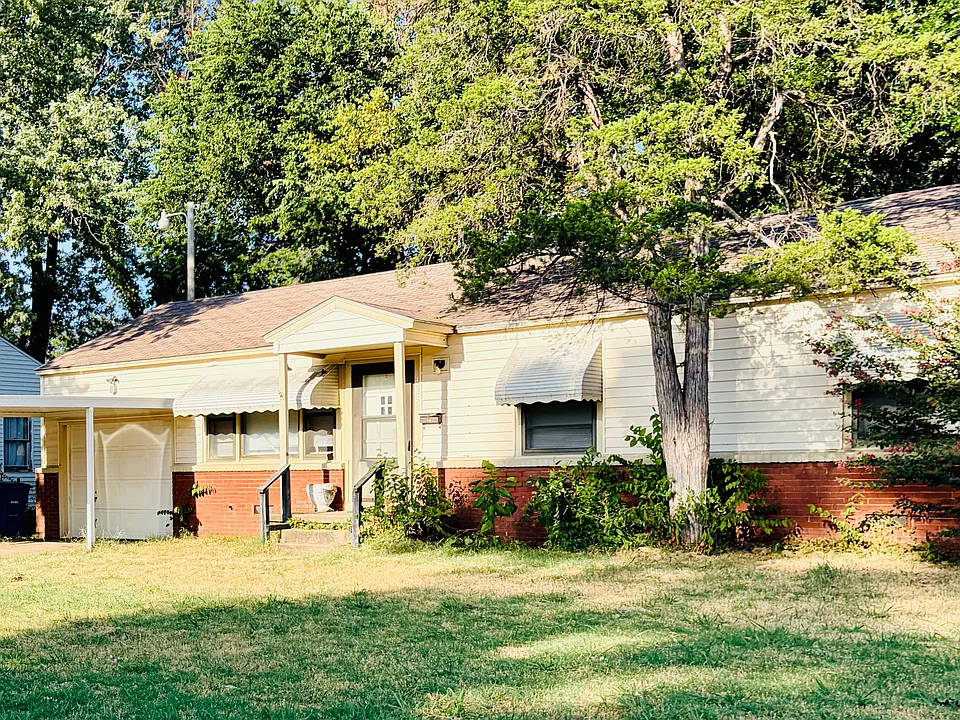 1035 N Canton Ave