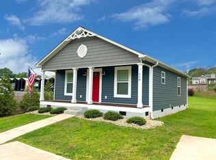 528 S Shamrock Ave, Landrum, SC 29356