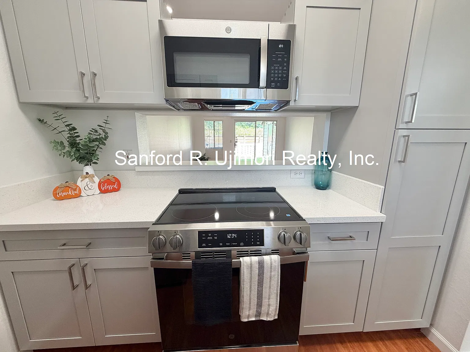 2 bed, 2.5 bath, 922 sqft, $3,150 — Photo 4
