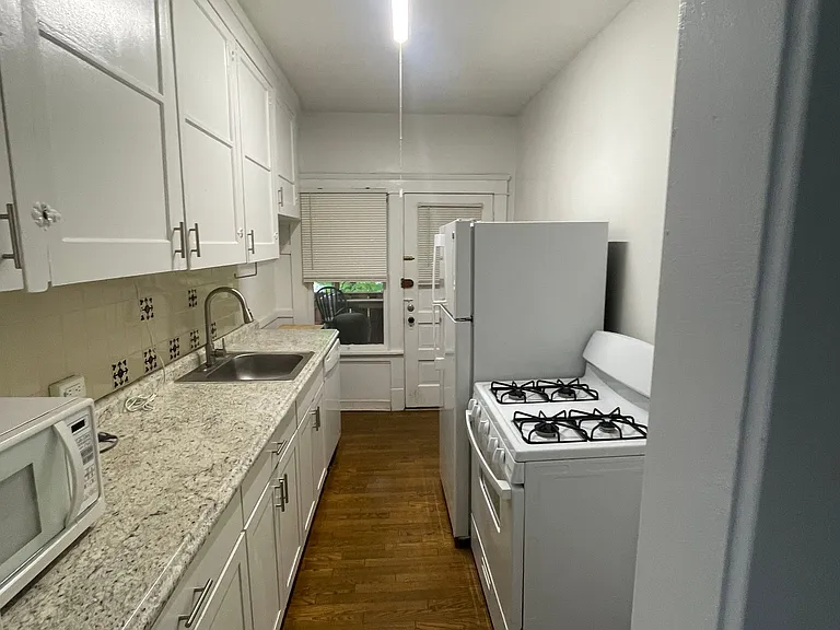 2321 Bellfield Ave #3 — Photo 5