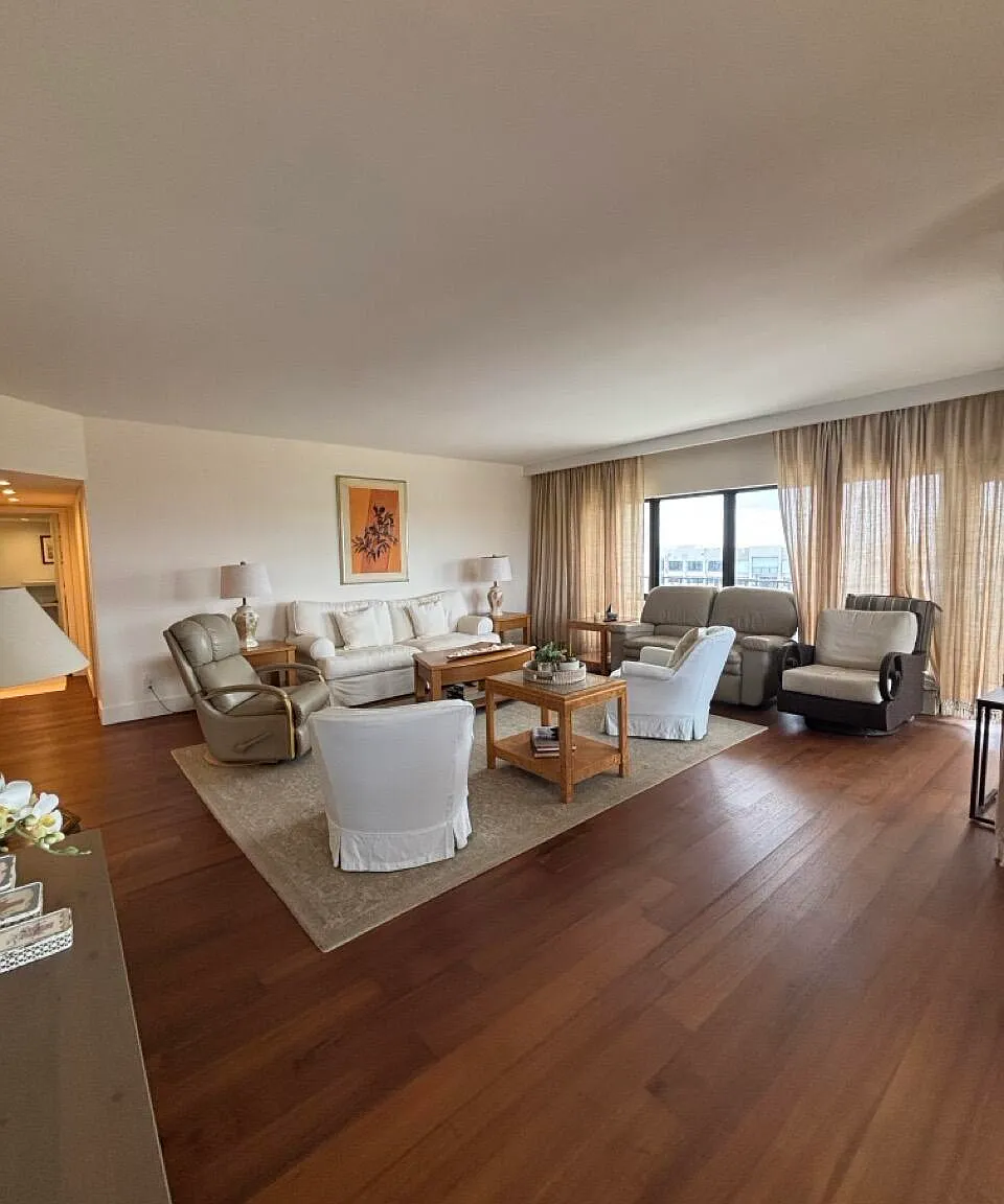2 bed, 2.5 bath, 1780 sqft, $6,000 — Photo 3
