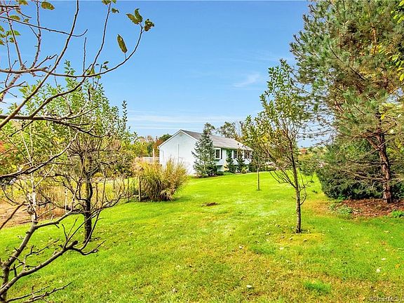 4th image of 80 Cedar Ln