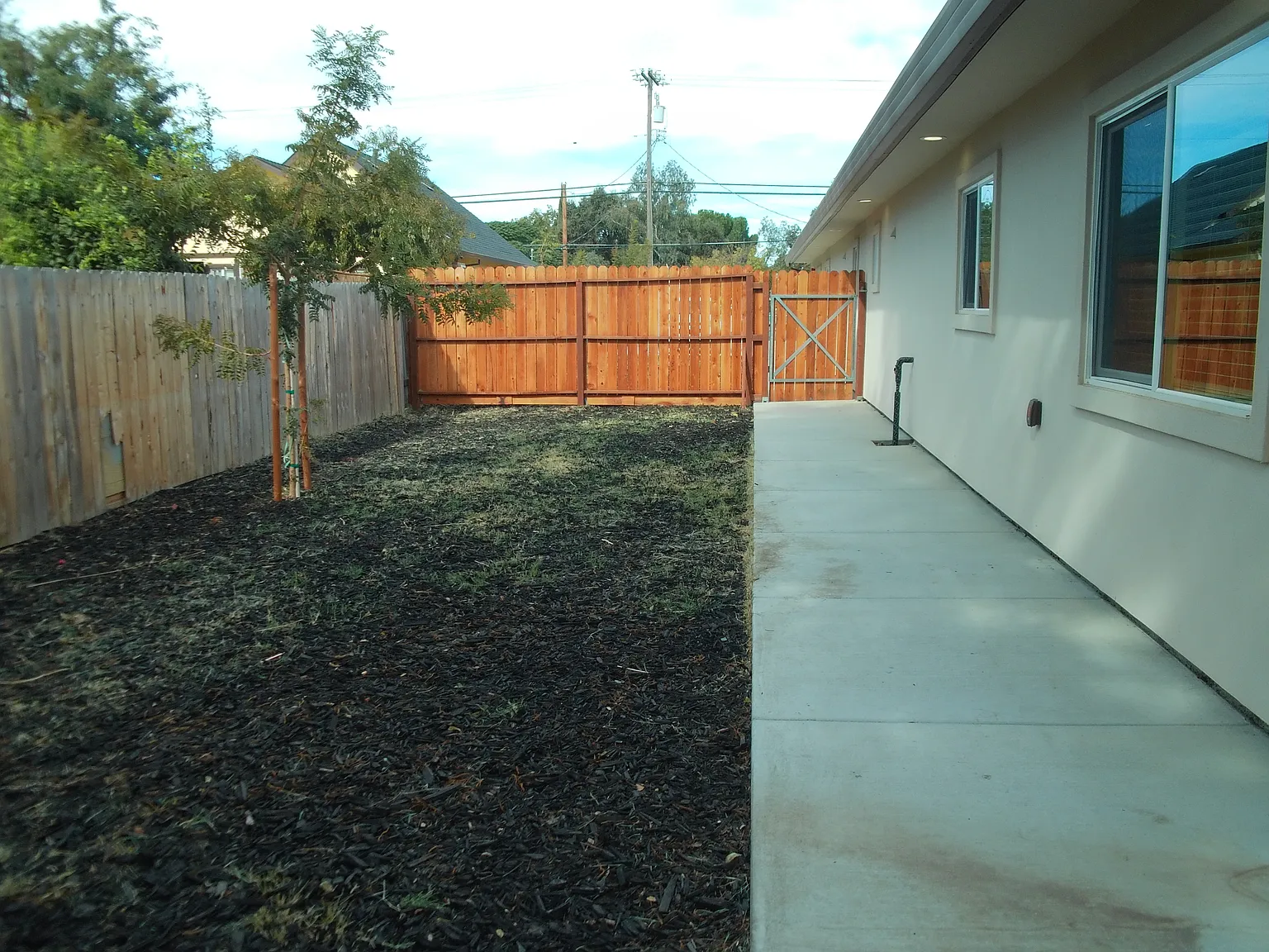 1136 Grand Ave #B photo 1