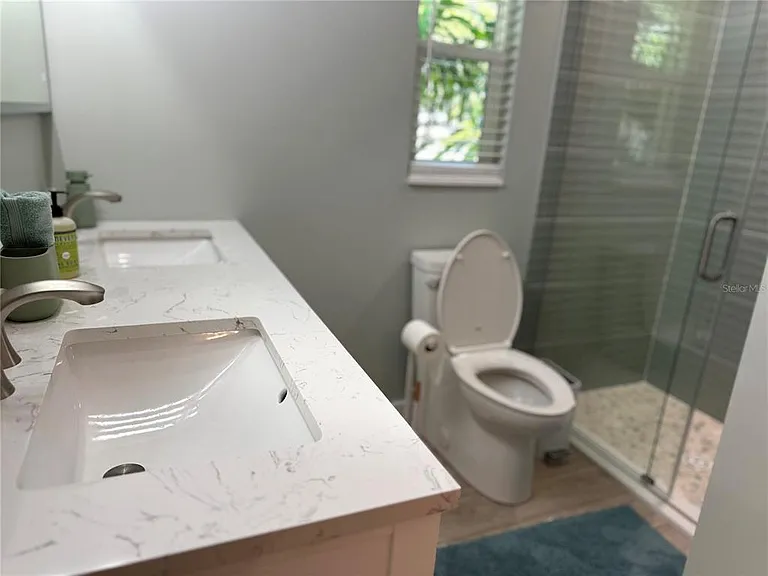 1723 Stanford Ln — Photo 23