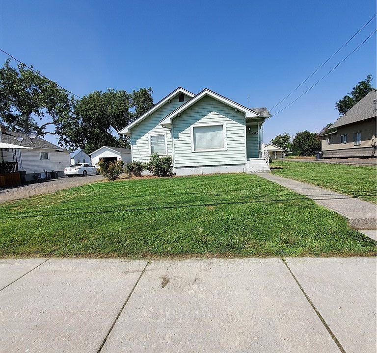 1st image of 220 W Whitman Dr