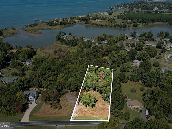 2nd image of 206 Tower Dr