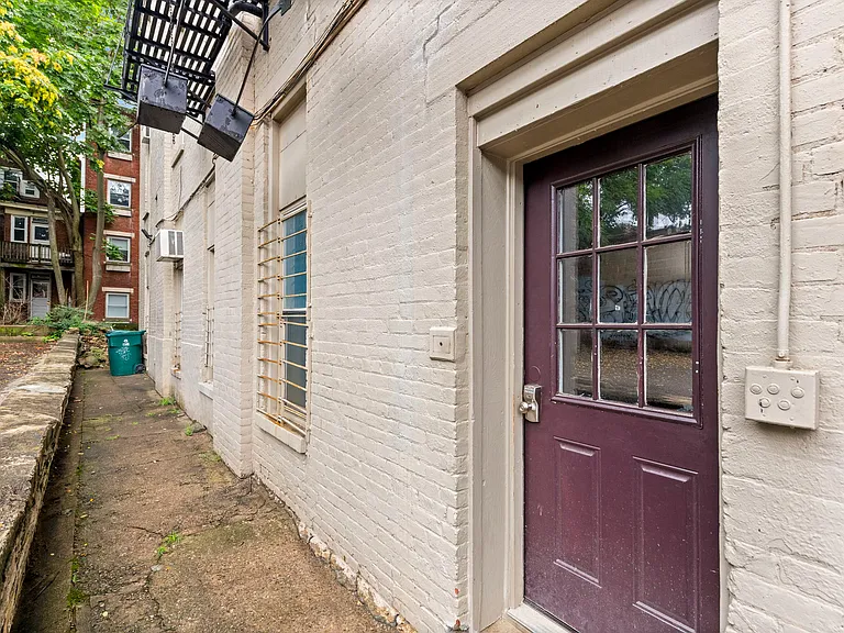 3239 Jefferson Ave #2 — Photo 5