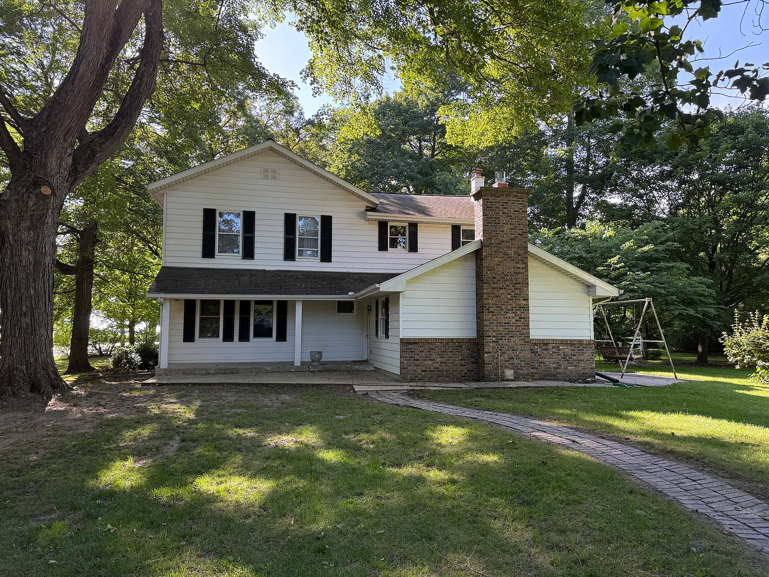 7 bed, 2.5 bath, 2724 sqft, $2,495 — Photo 3
